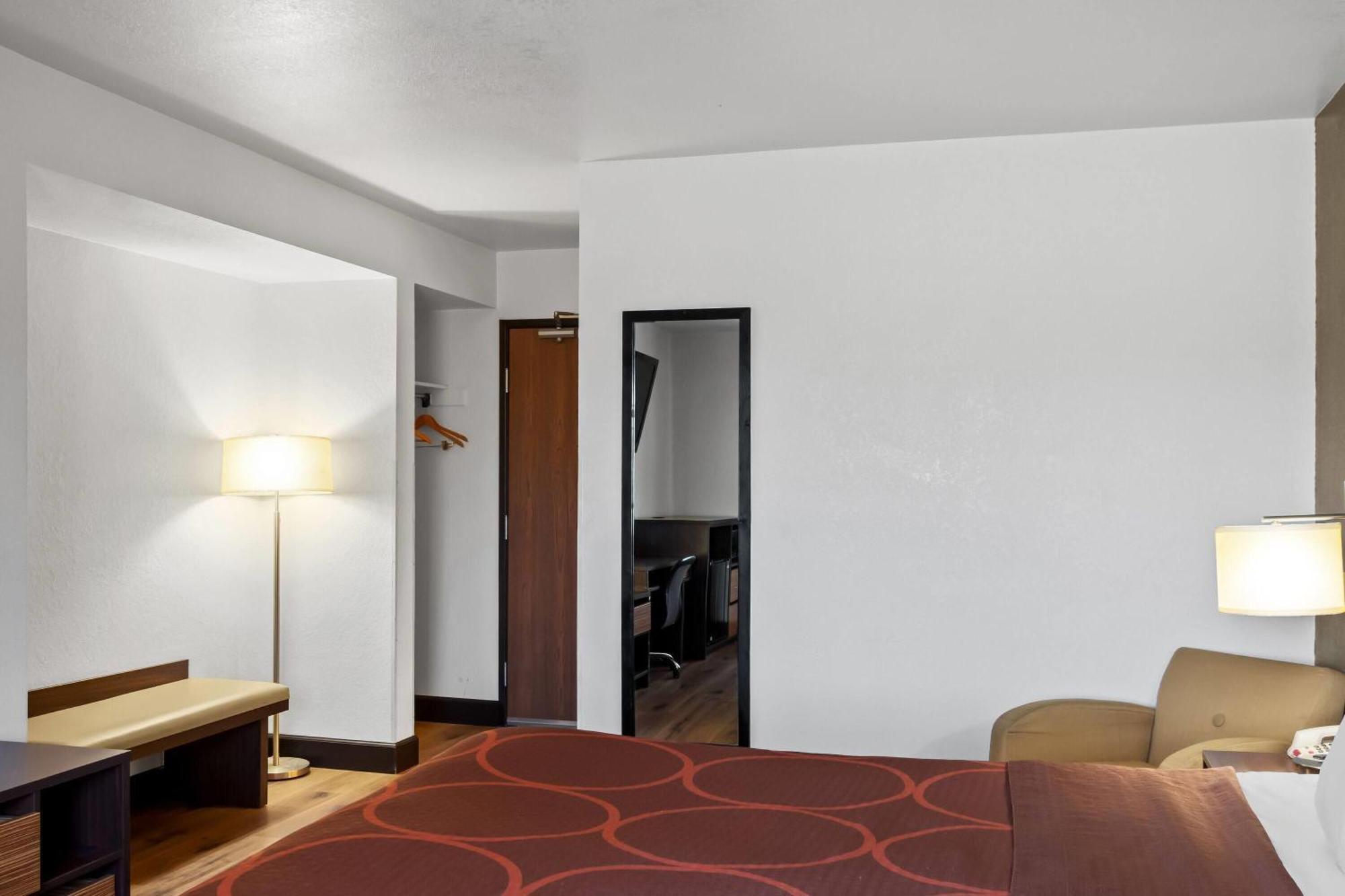Super 8 By Wyndham Santa Rosa Hotel Exterior foto