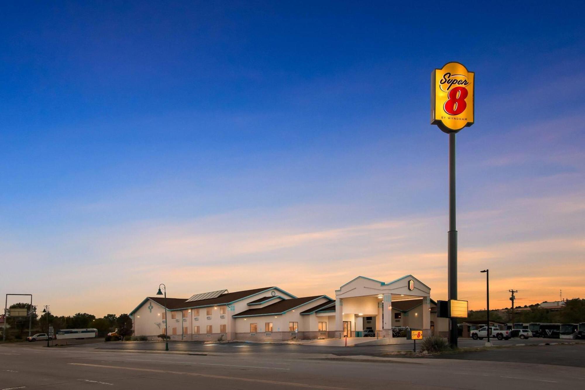 Super 8 By Wyndham Santa Rosa Hotel Exterior foto